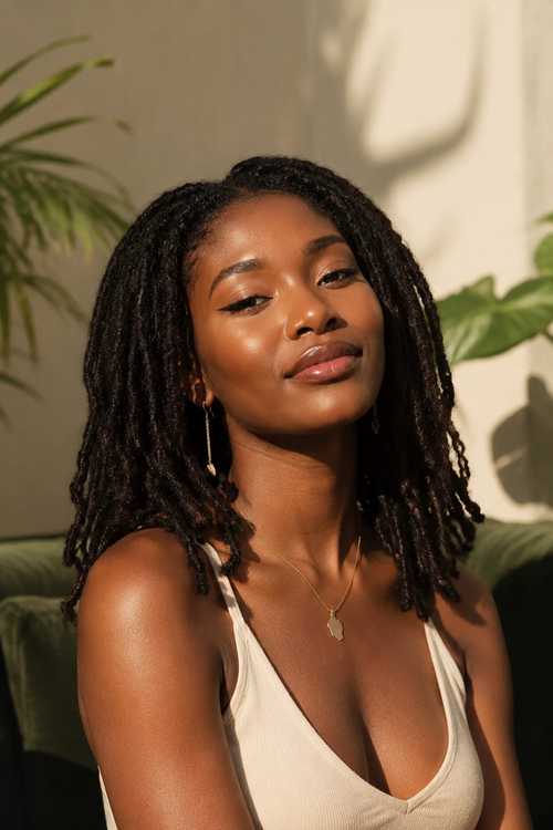 Woman with fuller looking edges